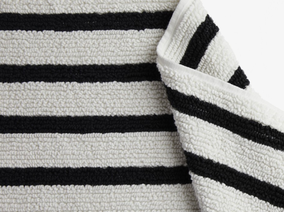 Parachute Bath Rugs + Mats | Organic Resort Stripe Tub Mat